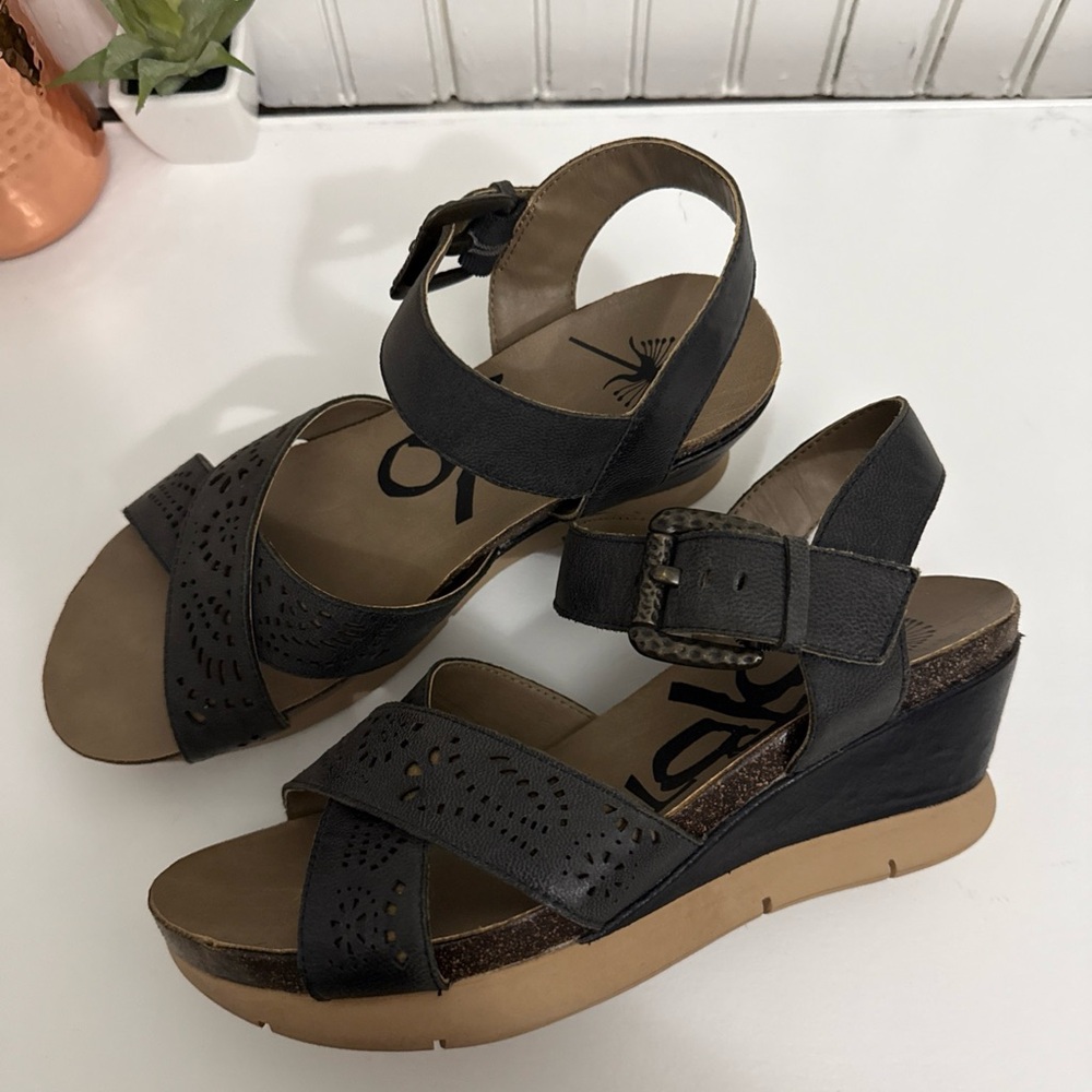 OTBT GEARHART Black Wedge Sandals Size 7 Retro Buckle